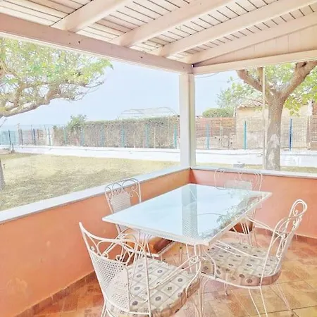 Amazing Beachfront Katakolo House Swim & Apartment Pírgos