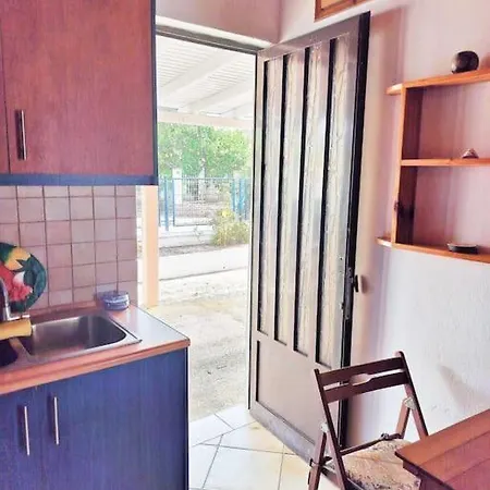Apartment Amazing Beachfront Katakolo House Swim & *