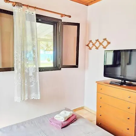 Apartment Amazing Beachfront Katakolo House Swim &