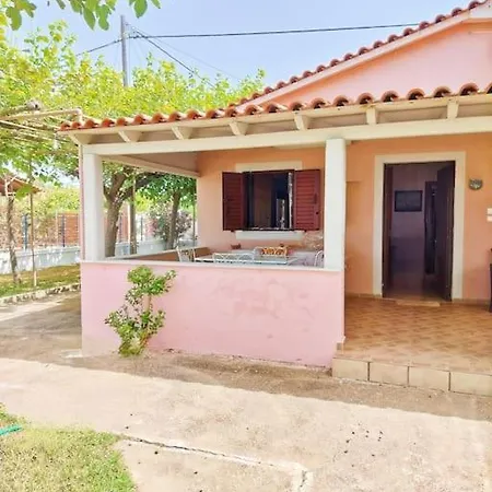 Amazing Beachfront Katakolo House Swim & Apartment Pírgos