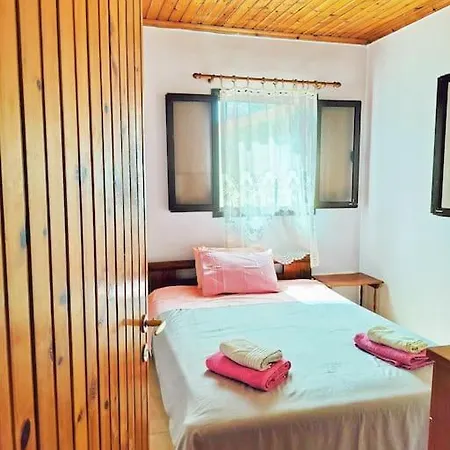 Amazing Beachfront Katakolo House Swim & Lejlighed Pírgos