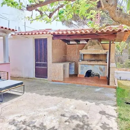 Amazing Beachfront Katakolo House Swim & Apartment *